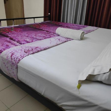 Hotel Silver Space Kochi Ngoại thất bức ảnh