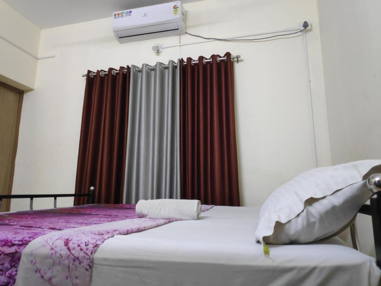 Hotel Silver Space Kochi Ngoại thất bức ảnh