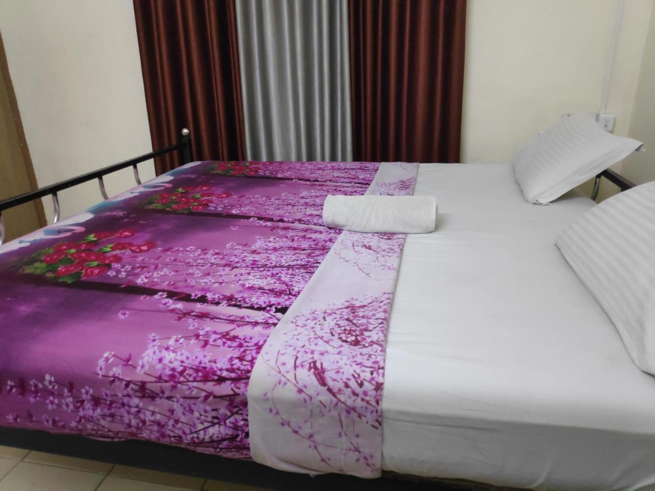 Hotel Silver Space Kochi Ngoại thất bức ảnh