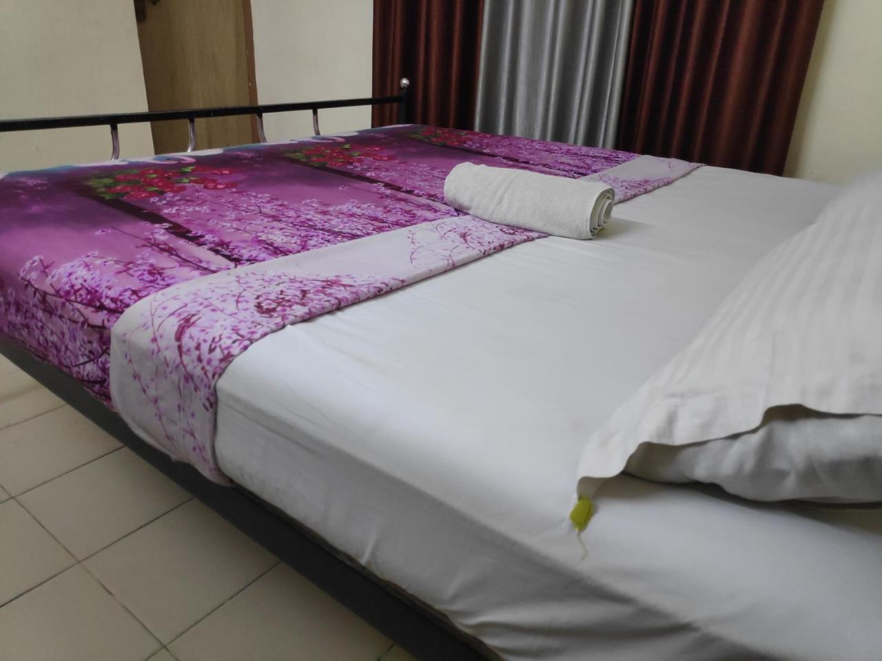Hotel Silver Space Kochi Ngoại thất bức ảnh