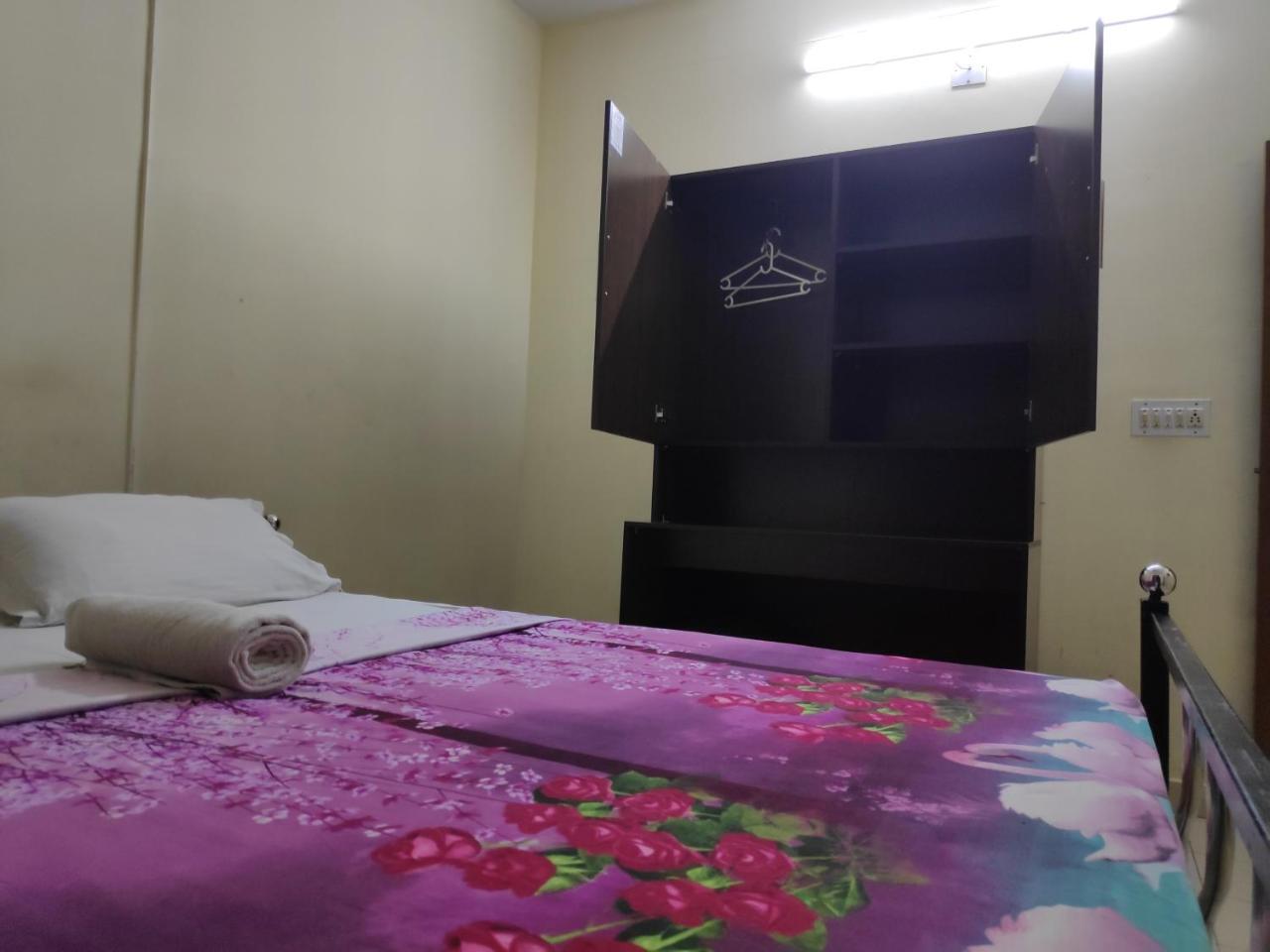 Hotel Silver Space Kochi Ngoại thất bức ảnh
