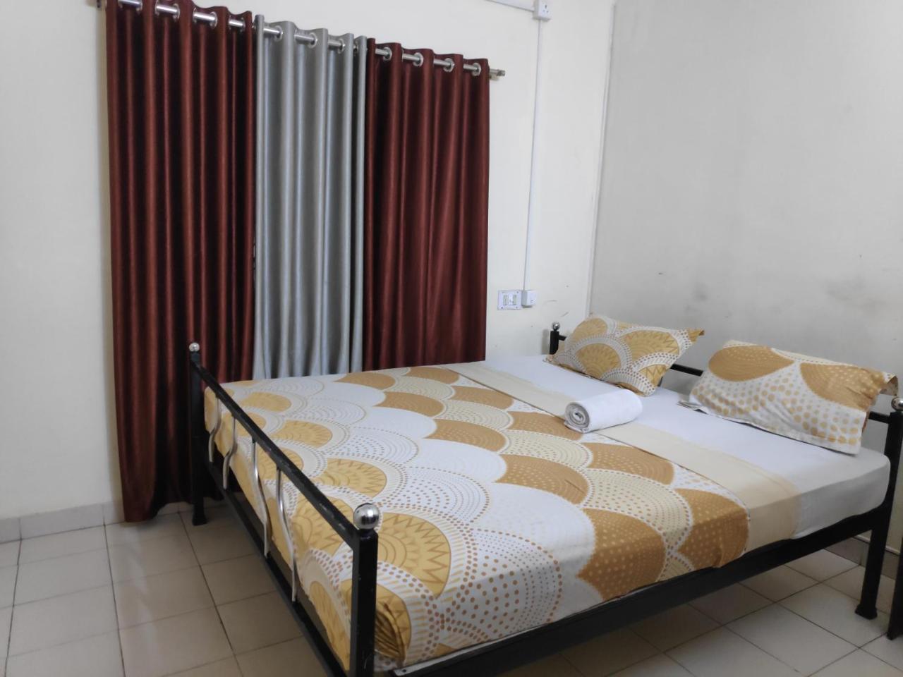 Hotel Silver Space Kochi Ngoại thất bức ảnh