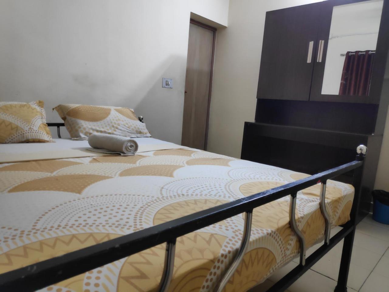 Hotel Silver Space Kochi Ngoại thất bức ảnh